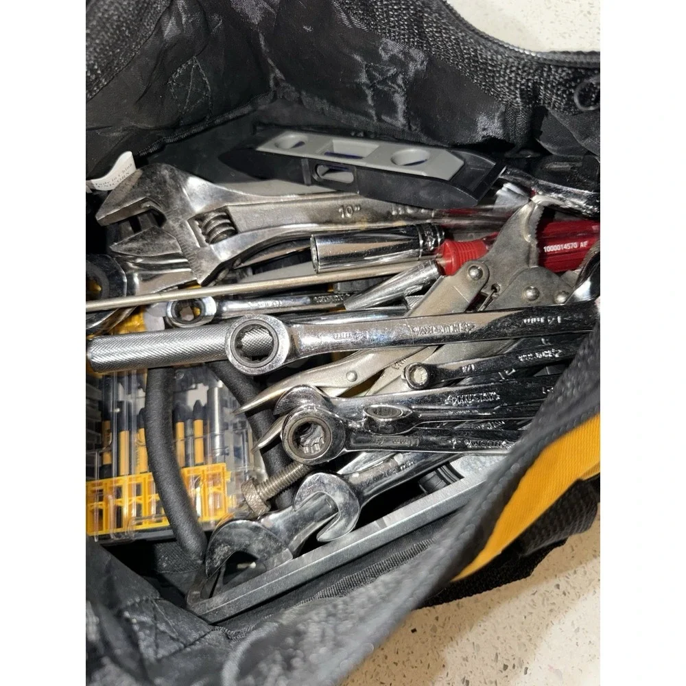 39 Pc‎ Mix Tools With DeWalt Bag